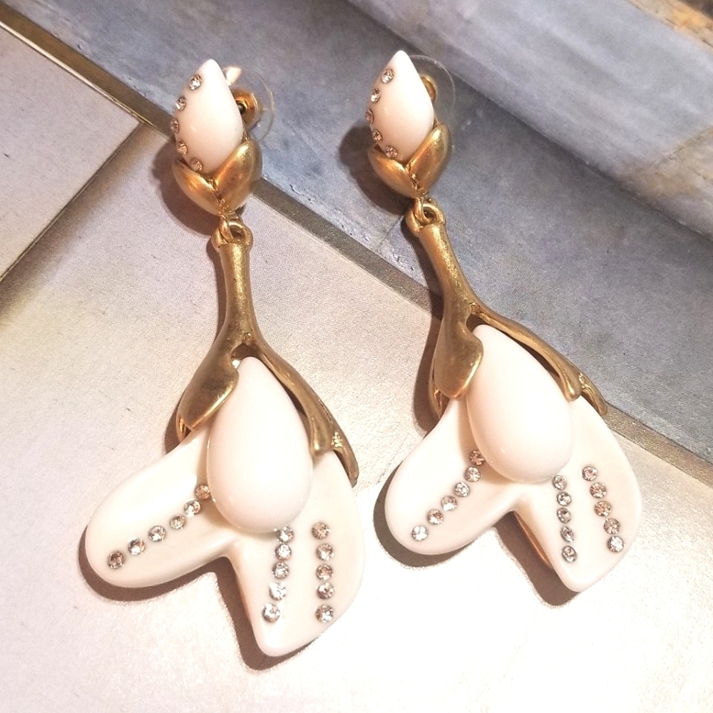 NEW Oscar De La Renta Crystal Flower  Drop Earrings 3" LONG With Dust Bag - Picture 1 of 8